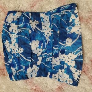 Blue and white floral white house back market bustier